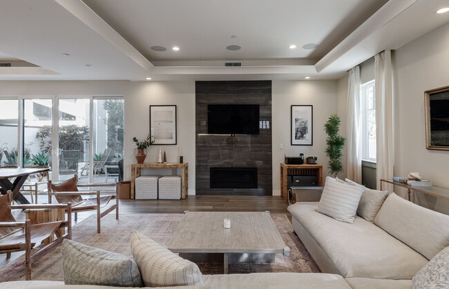 Photo - 1917 Farrell Ave