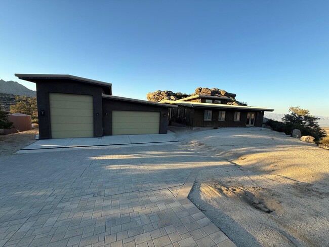 Building Photo - 60913 Manzanita Rd Rental