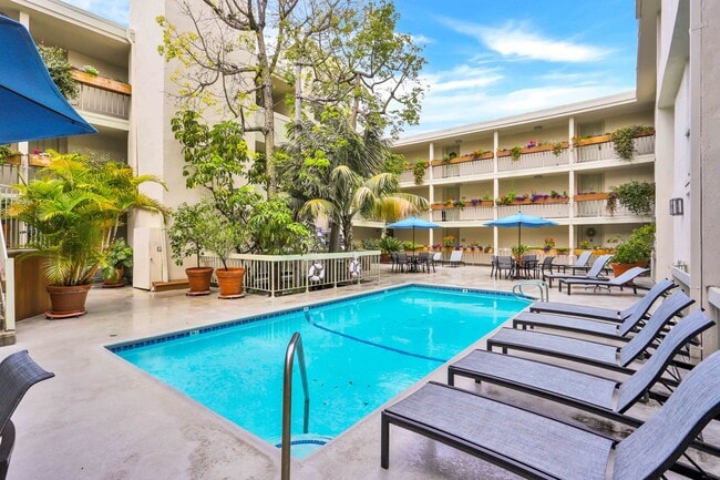 Building Photo - 1230 N Sweetzer Ave Unit 106