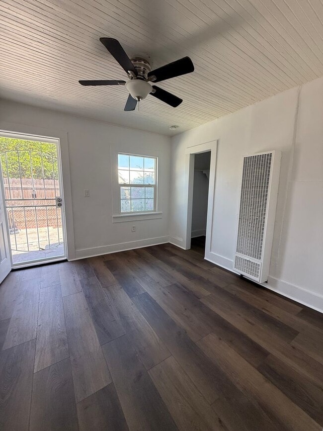 Photo - 7400 Roseberry Ave Unit 7402 1/2