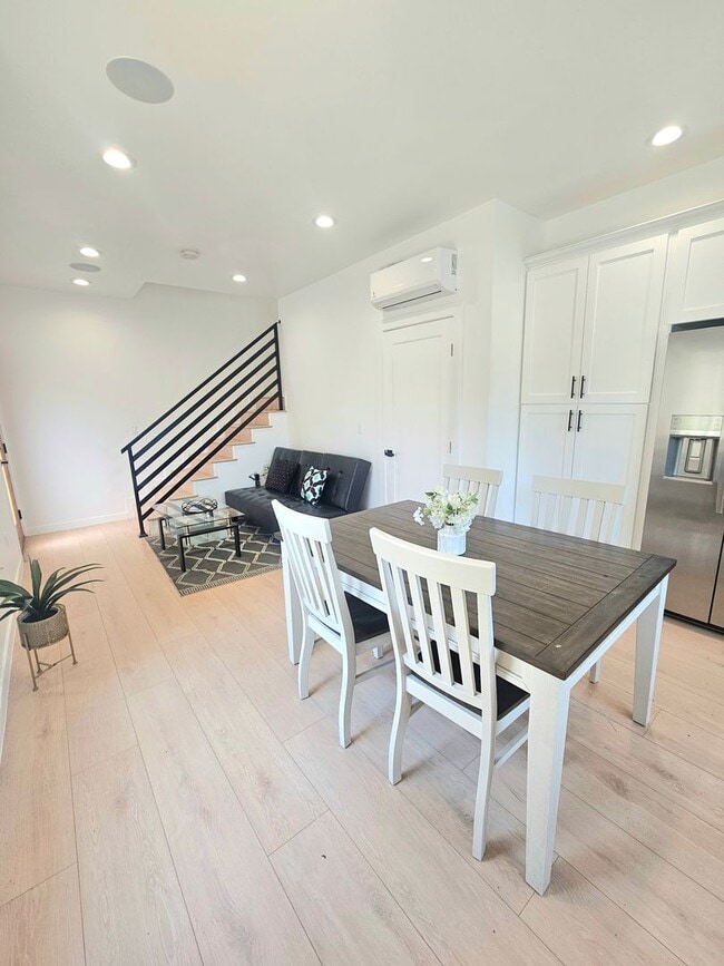 Photo - Pomeroy Ave Unit 2681 1/4