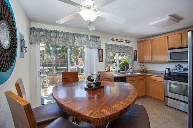 Suncrest Ridge - Suncrest Ridge Apartments
