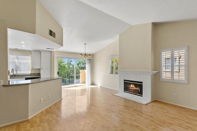 Stylish 2-Bedroom Townhouse in Marina Hills - Stylish 2-Bedroom Townhouse in Marina Hills