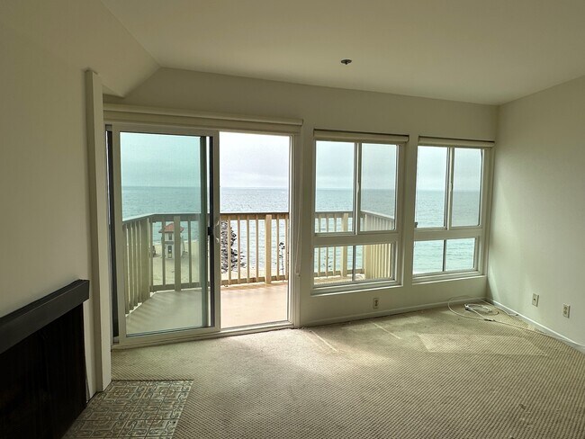 Photo - 625 Esplanade