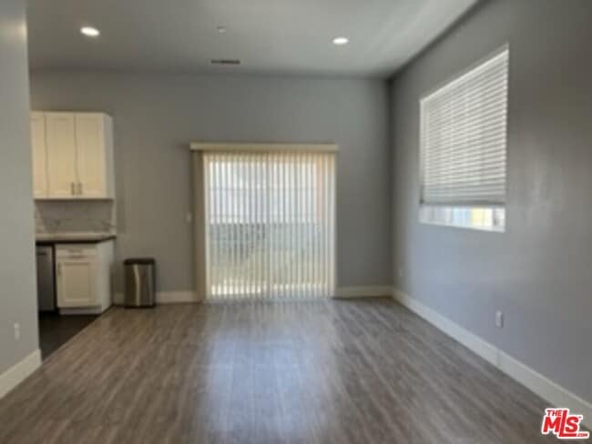 Photo - 6833-6833 Hinds Ave