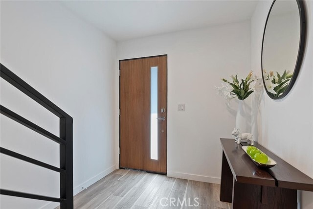 Photo - 13536 Vanowen St