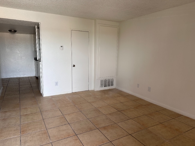Building Photo - 11200 Auburn Ave Rental