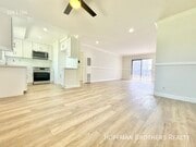 Photo - 6337 Whitsett Ave Unit 19