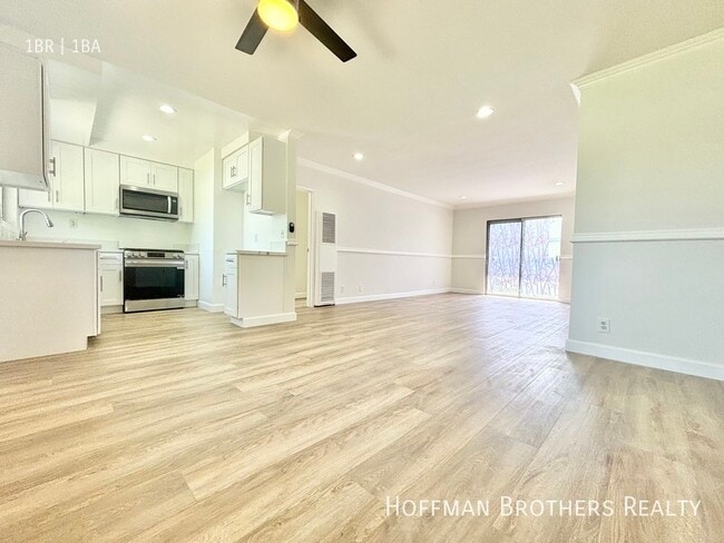 Photo - 6337 Whitsett Ave Unit 19