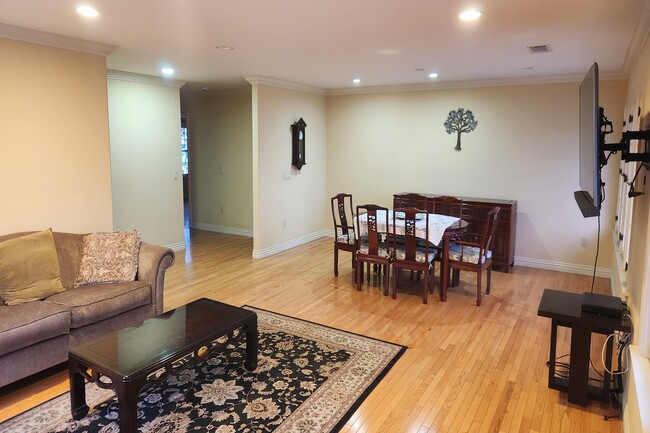 Photo - 1772 Corson St