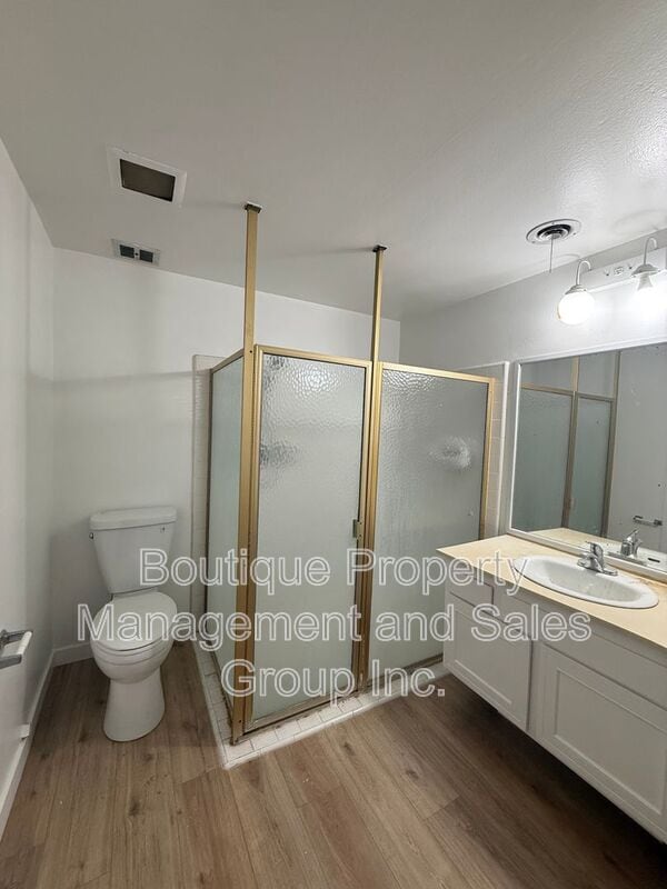 Building Photo - 24621 Overlake
