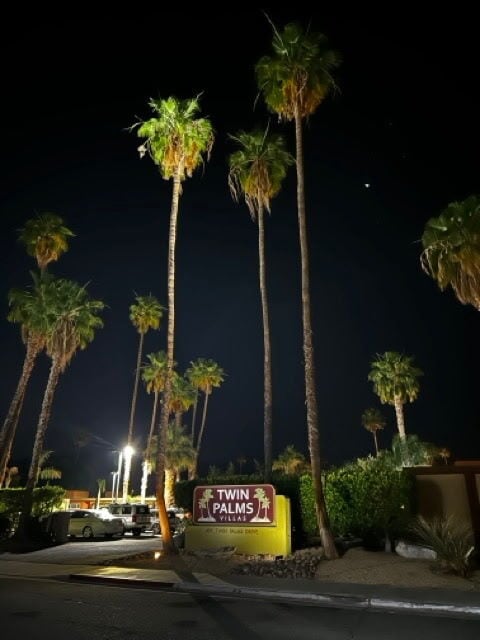 Twin Palms Apartments - Twin Palms Apartments