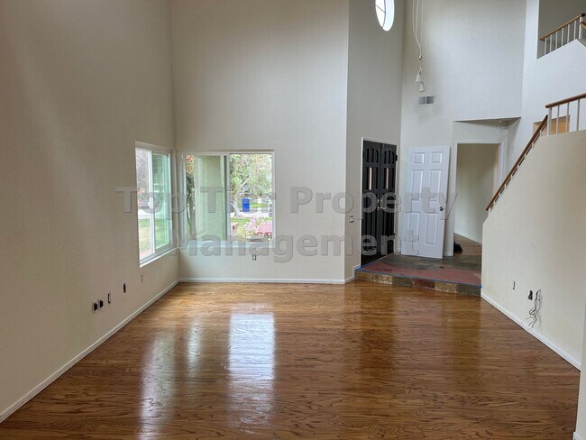 Photo - 1322 Calle Christopher