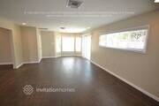 Photo - 15309 Kingsbury St
