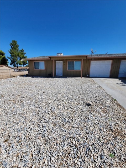 Building Photo - 16001 Green Hill Dr