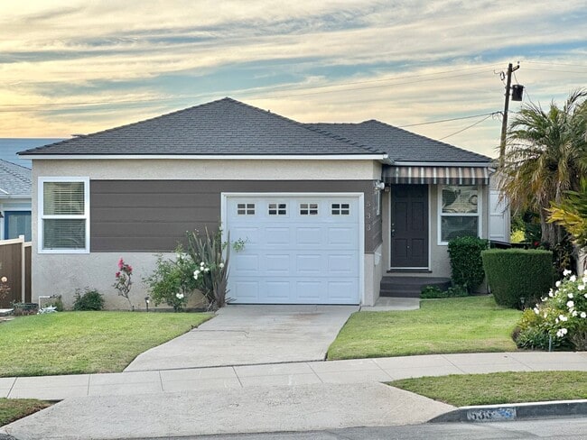 Photo - Super Cute 3bed 2 bath home with peek-a-boo ocean view South Redondo