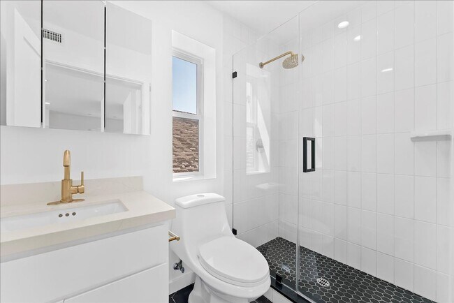 Photo - 4017 1/2 Mont Clair St-