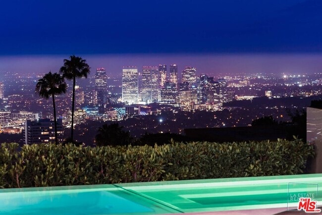 Photo - 1814 N Doheny Dr