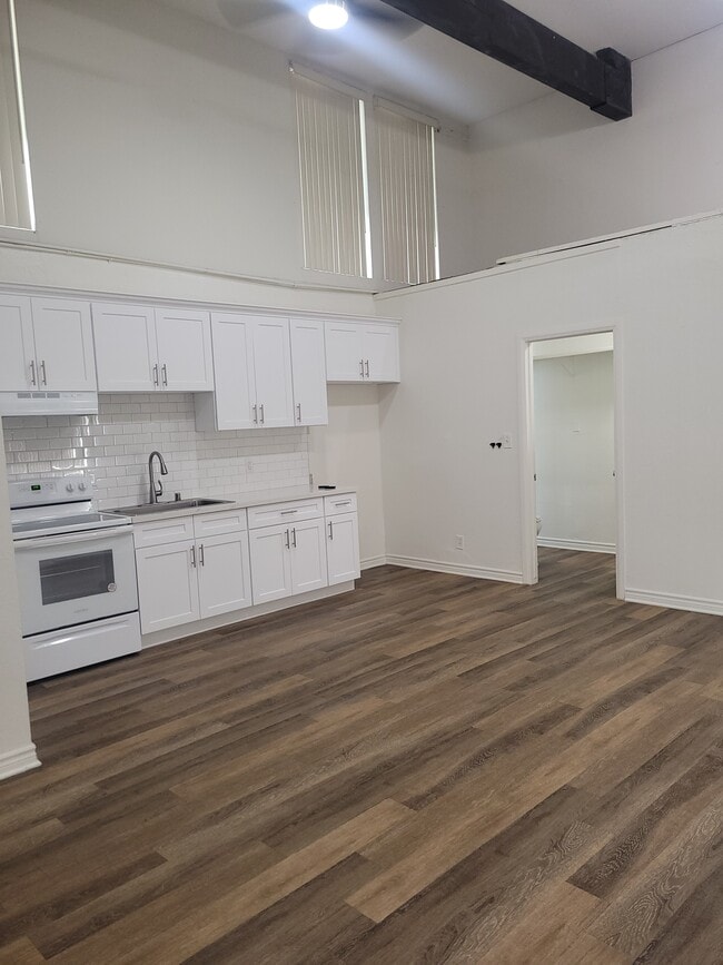 Photo - The Exotic Isle