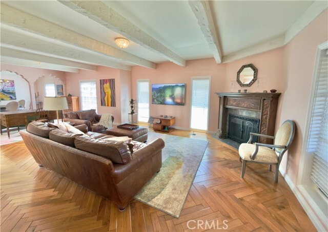 Photo - 327 Aster St