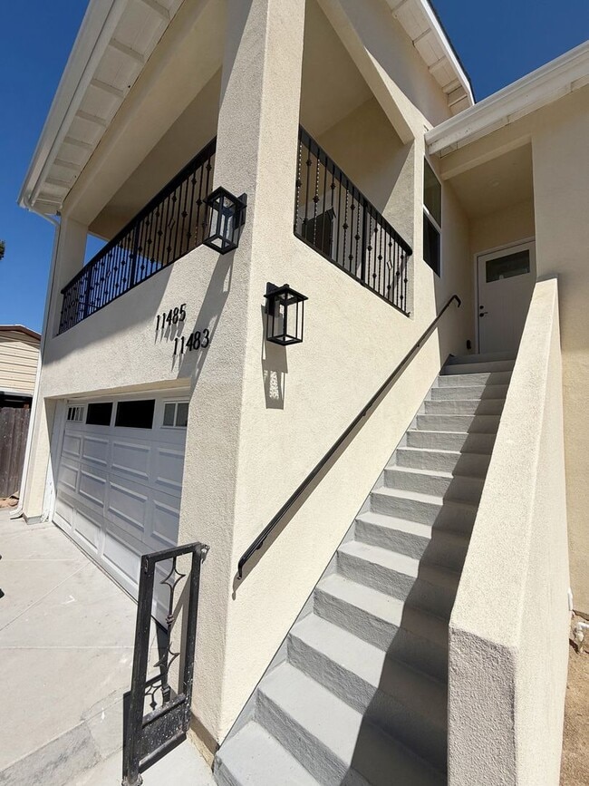 Gorgeous 1 Bed/1 Bath Upstairs unit, all n... - Gorgeous 1 Bed/1 Bath Upstairs unit, all n...