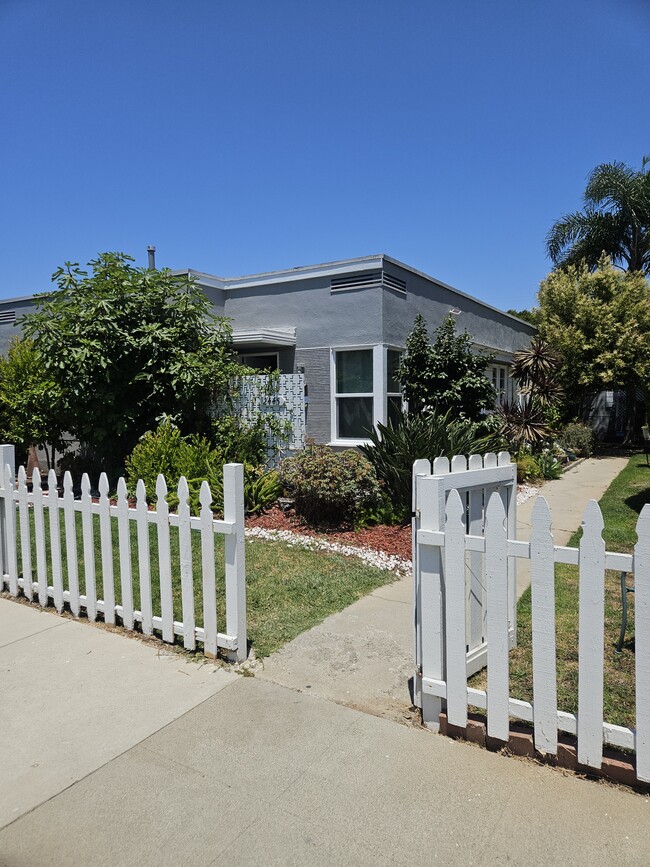 Photo - 2445 20th St Apartments Unit 2445 2445 20th st