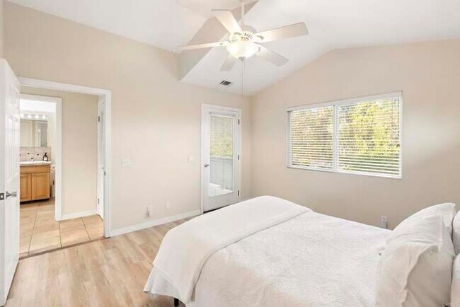 Building Photo - 233 Cole Ranch Rd Rental