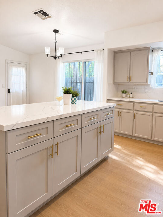 Photo - 145 W M St