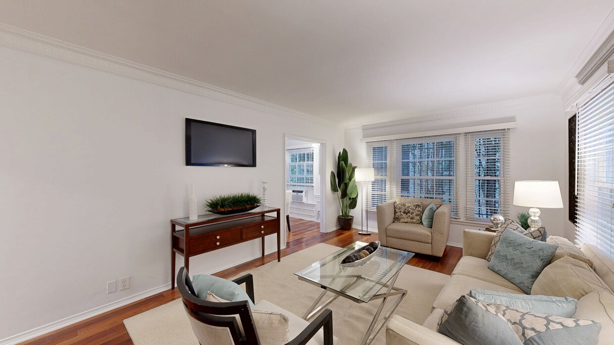 3D Tour - 342 N Oakhurst Dr