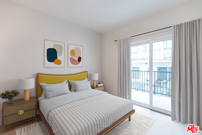 Building Photo - 1227 N Berendo St Unit 403 Rental