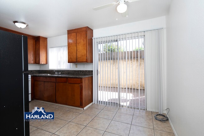 Building Photo - 1107 B Ave Unit A26