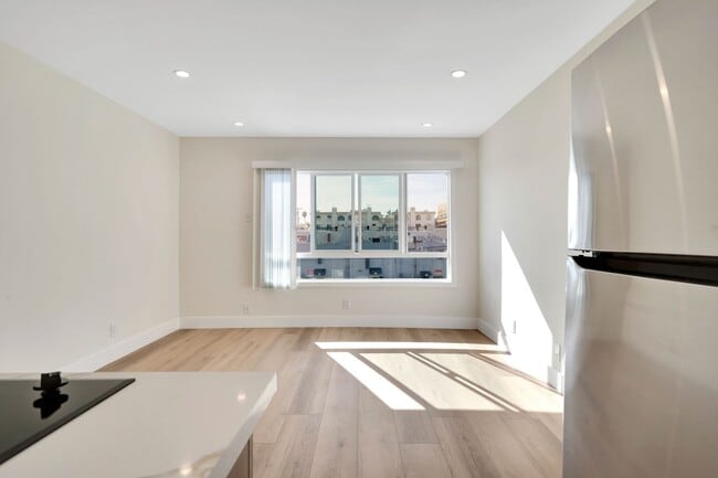 Photo - 1845 Glendon Ave