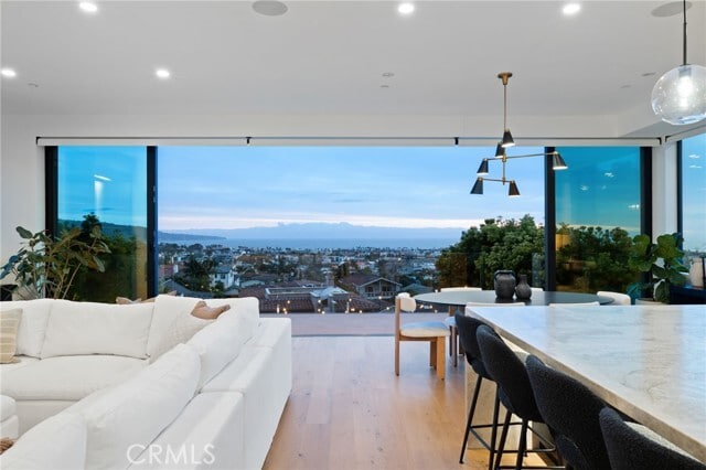 Photo - 807 N Paulina Ave