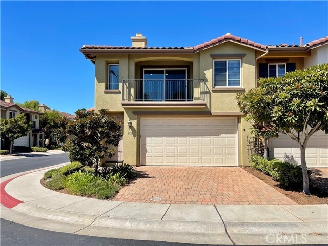 Photo - 1351 Isabella Way