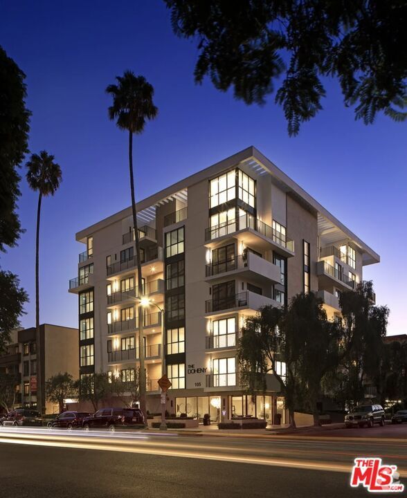 Building Photo - 105 S Doheny Dr Unit 307 Rental