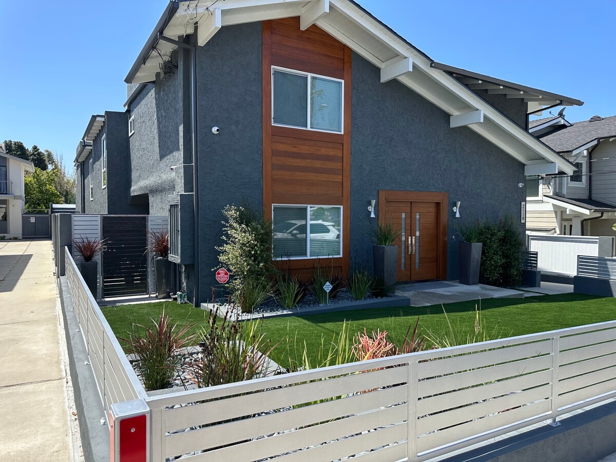 Photo - 2118 Carnegie Ln