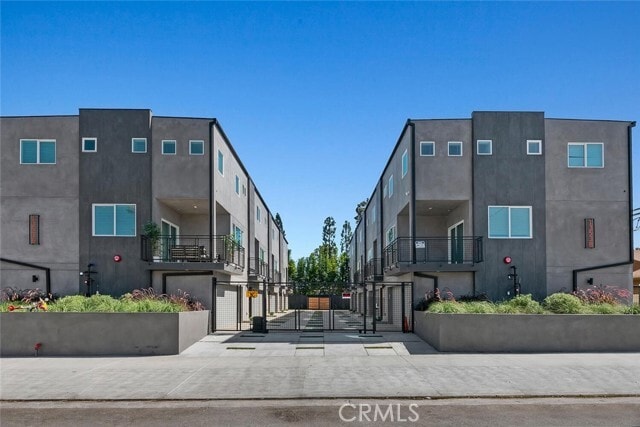 Building Photo - 13538 Vanowen St