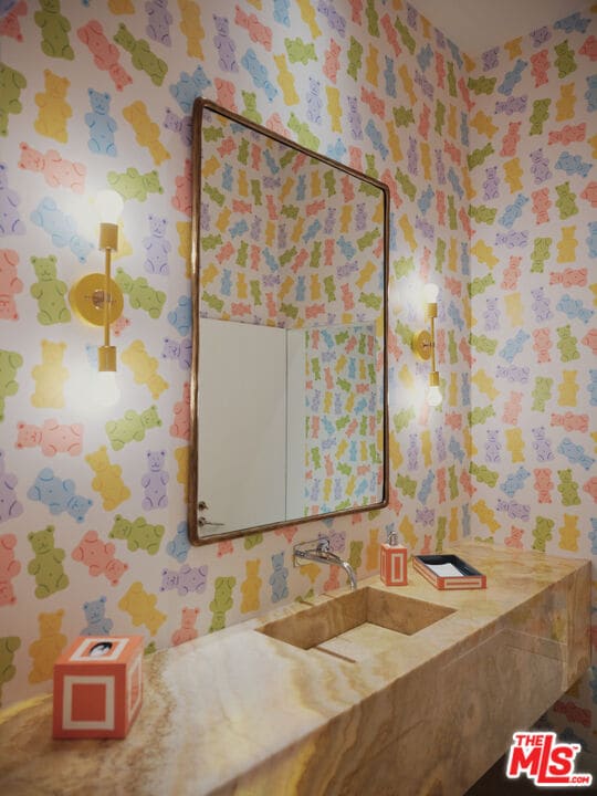 Photo - 661 Doheny Rd