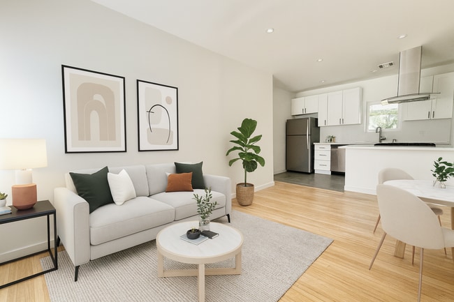 Building Photo - 515-518 3/4 N Mariposa Ave