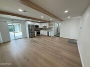 Photo - 102 W Alta Green