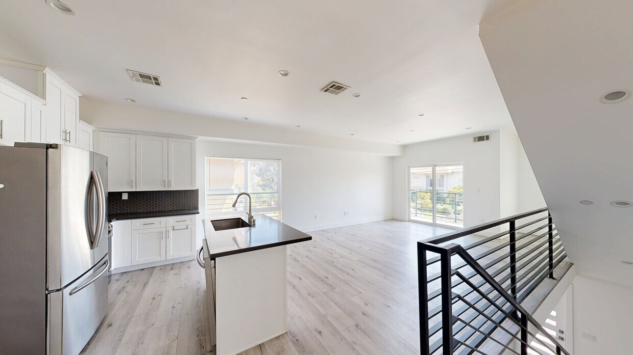 3D Tour - 5653 Fair Ave Townhomes
