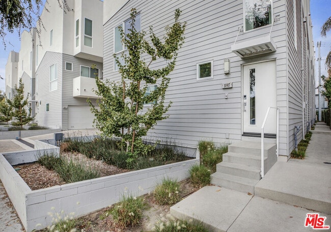 Photo - 10907 Otsego St