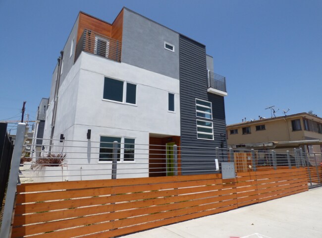 Photo - 6413 1/2 Lexington Ave
