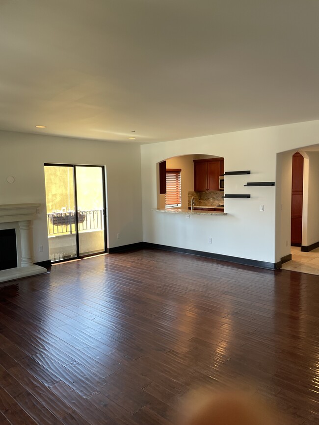 Dining Area - 1215 Armacost Ave Unit 401