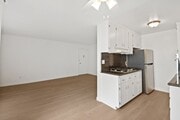 Photo - 1550 S Saltair Ave Unit 6
