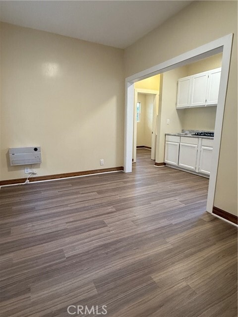 Photo - 1944 New England St Apartment