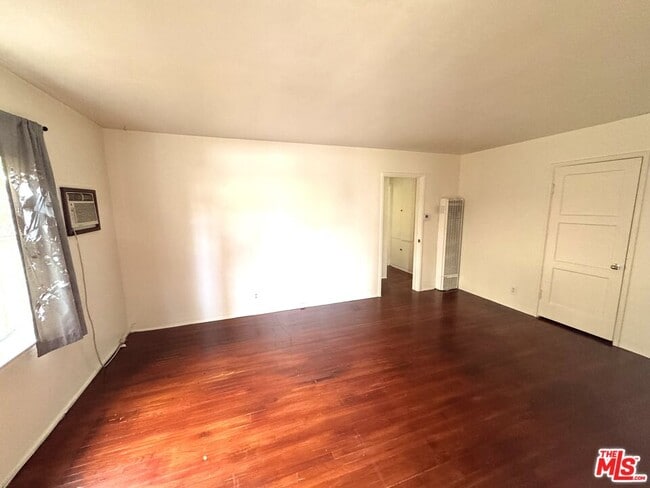 Photo - 11928 Magnolia Blvd Unit 1/4