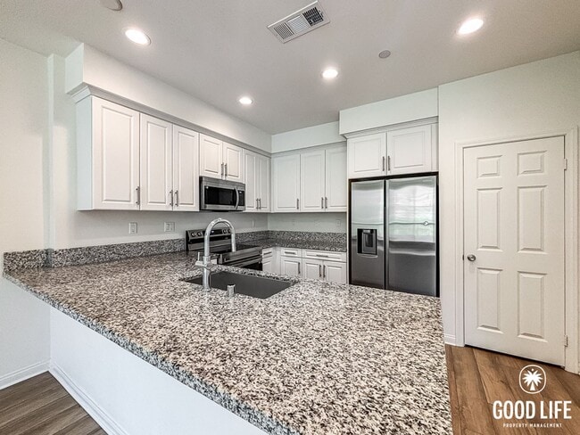 Building Photo - SD: Beautiful 2BD/2.5BA Townhouse in Spring Valley W/ Central A/C, W/D, & Community Pool!
