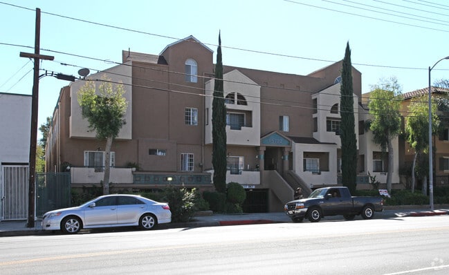 Pavillion Apartments - Pavillion Apartments