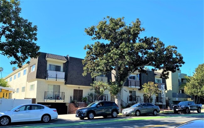 Exterior view of building - 14th Street Apartments Unit 1428-3